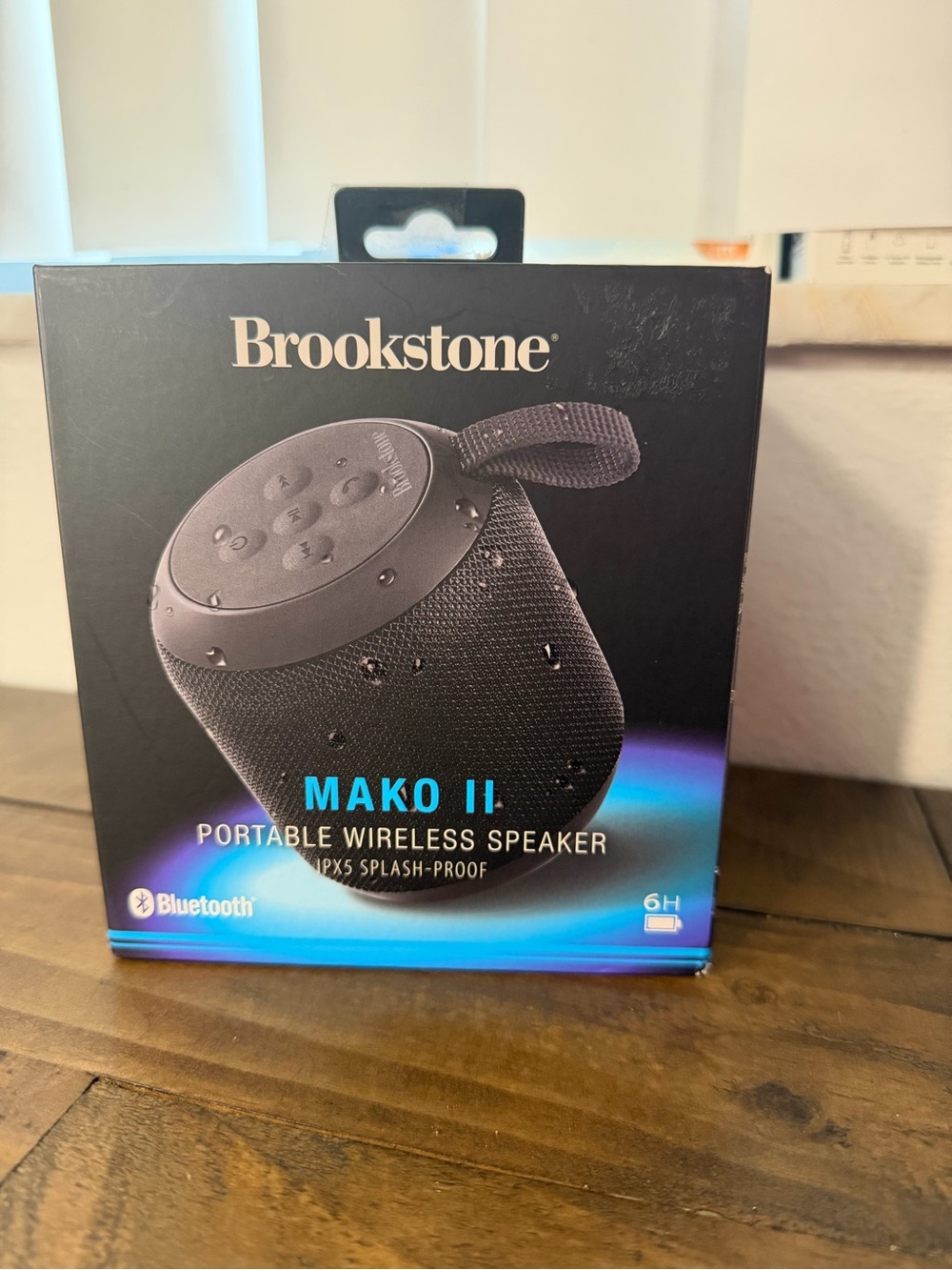 Brookstone portable Bluetooth mako II splash proof black speaker new